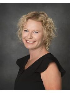 Agent photo – Larrissa Kalyn