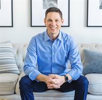 Agent photo – Aaron Thulien