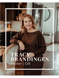 Agent photo – Tracy Brandingen
