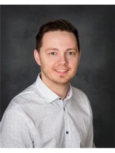 Agent photo – Riley Mason-Larsen