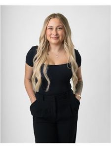 Agent photo – Lyssana Damron