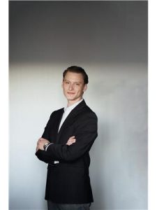 Agent photo – Logan Lehne