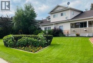 Listing photo – 4718 College Avenue, Lacombe