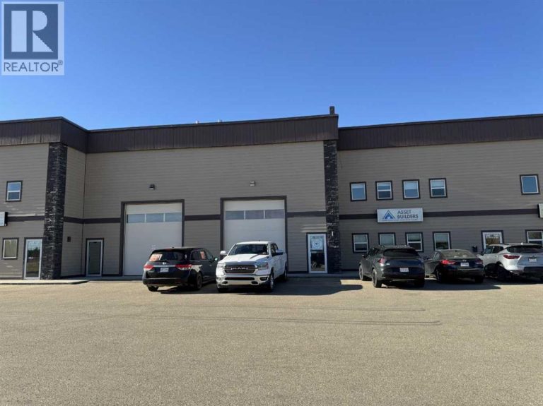 105, 251 Spruce Street, Rural Red Deer County