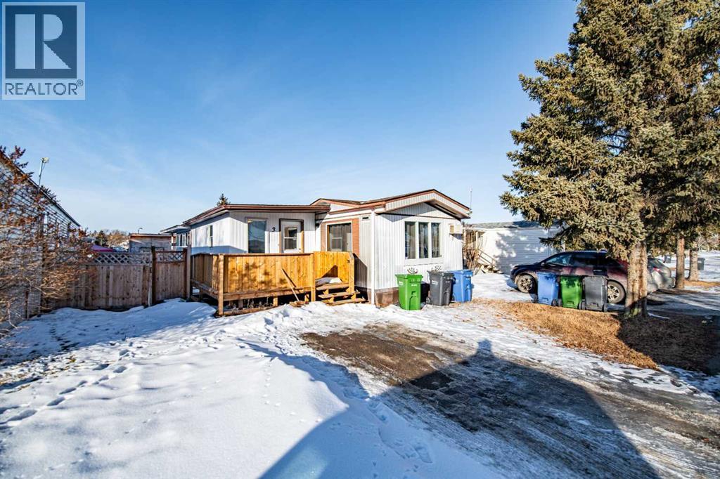Listing photo – 3, 5344 76 Street, Red Deer