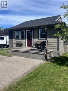 Listing photo – 3011 South Pine Lake Road, Rural Red Deer County
