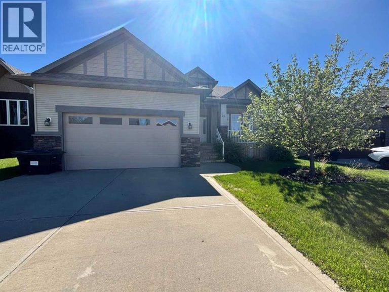 Listing photo – 29 Emily Crescent, Lacombe