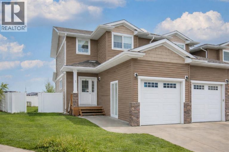 Listing photo – 7 Rowberry Court, Sylvan Lake