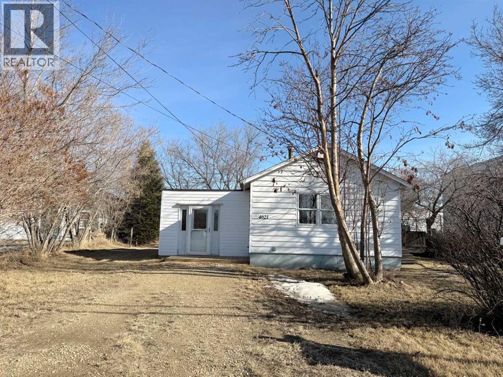Listing photo – 4621 46 Street, Lacombe