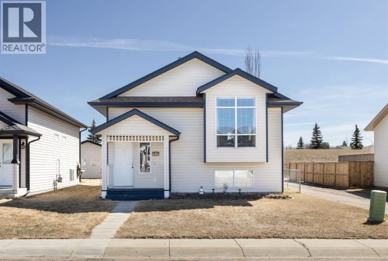 Listing photo – 4406 54A Avenue Crescent, Innisfail