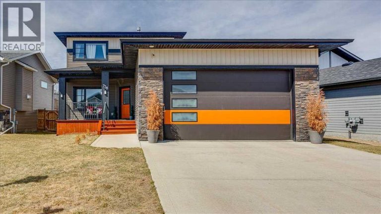Listing photo – 738 Cypress Lane, Springbrook