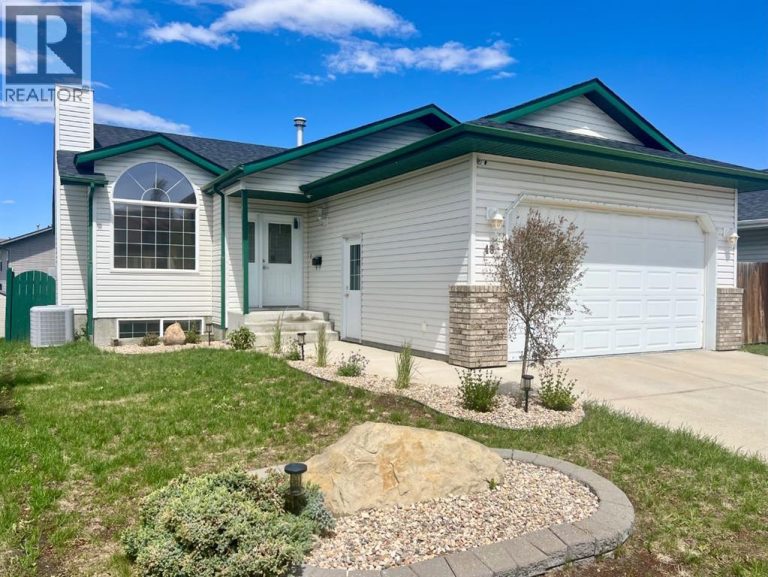 Listing photo – 48 Duval Close, Red Deer