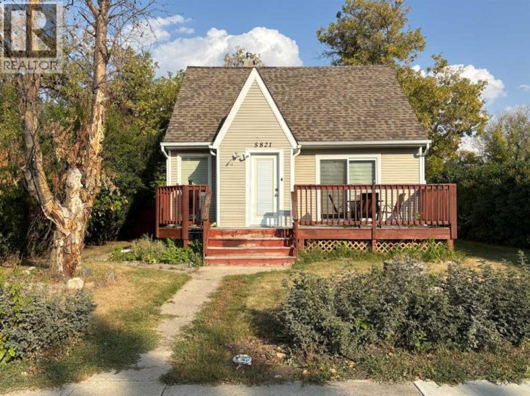 Listing photo – 5821 44 Avenue, Red Deer