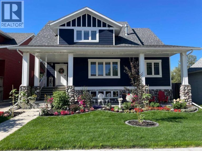 Listing photo – 5024 45 Street, Sylvan Lake