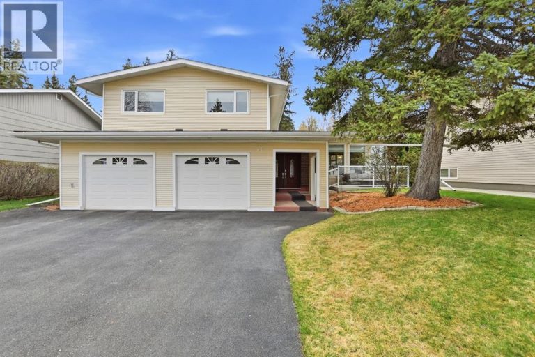 Listing photo – 93 Page Avenue, Red Deer