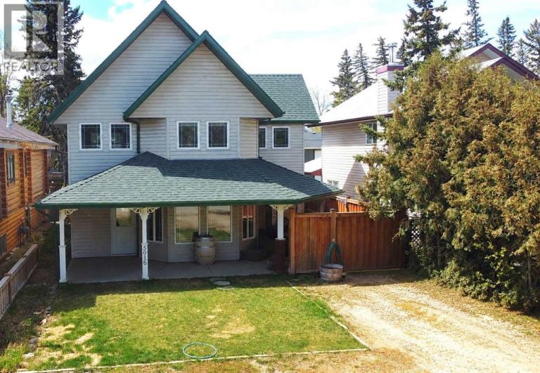 Listing photo – 5016 34 Street, Sylvan Lake