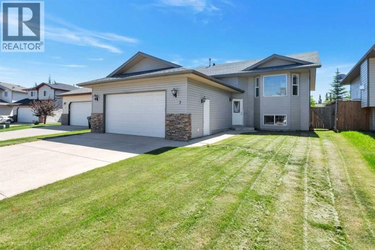 Listing photo – 7 Firdale Close, Sylvan Lake