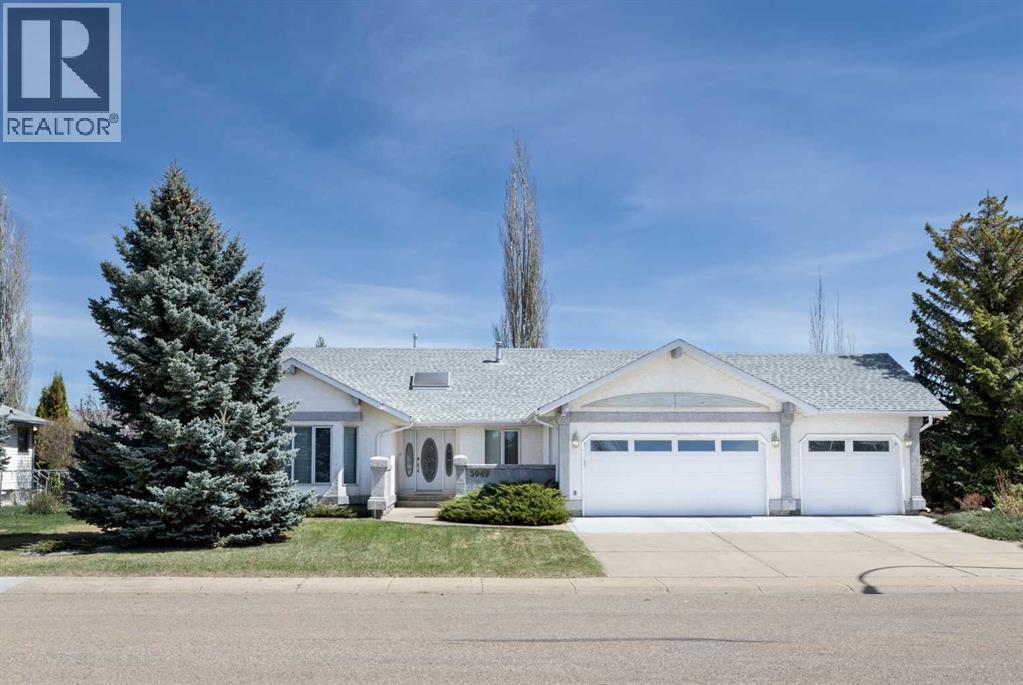 Listing photo – 5949 45 Street Crescent, Innisfail