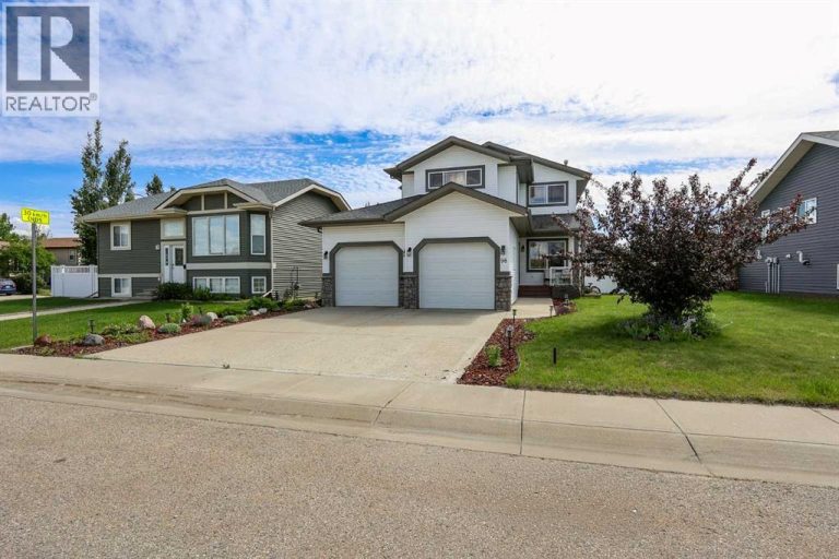Listing photo – 98 Pine Crescent, Blackfalds