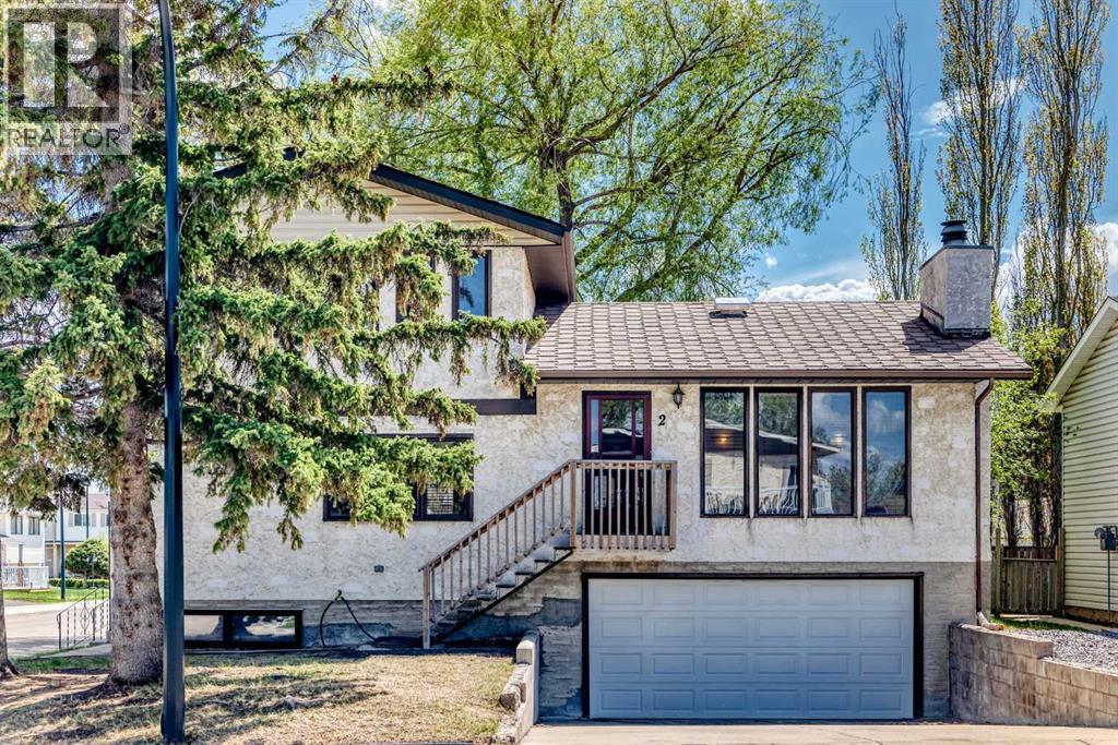 Listing photo – 2 Nichols Crescent, Red Deer