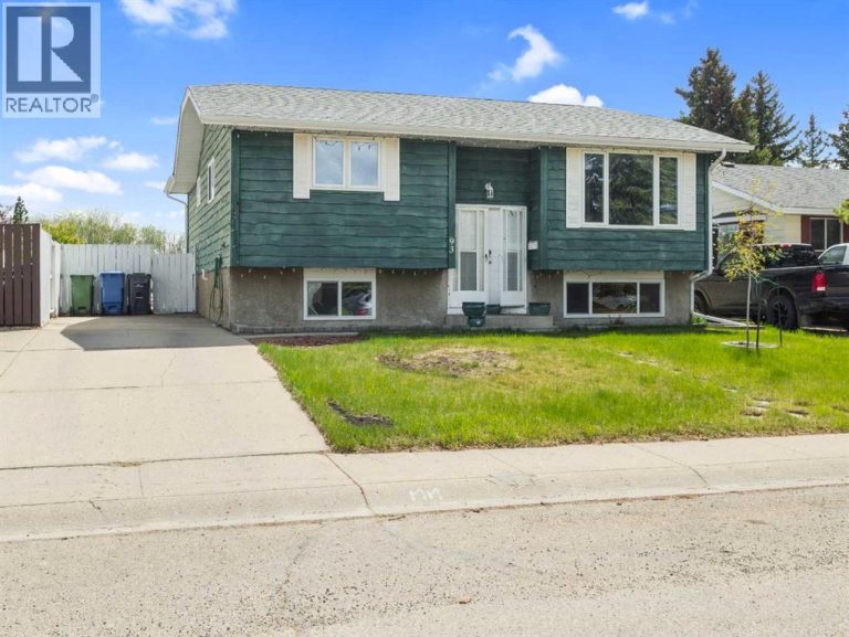 Listing photo – 93 Crawford Street, Red Deer