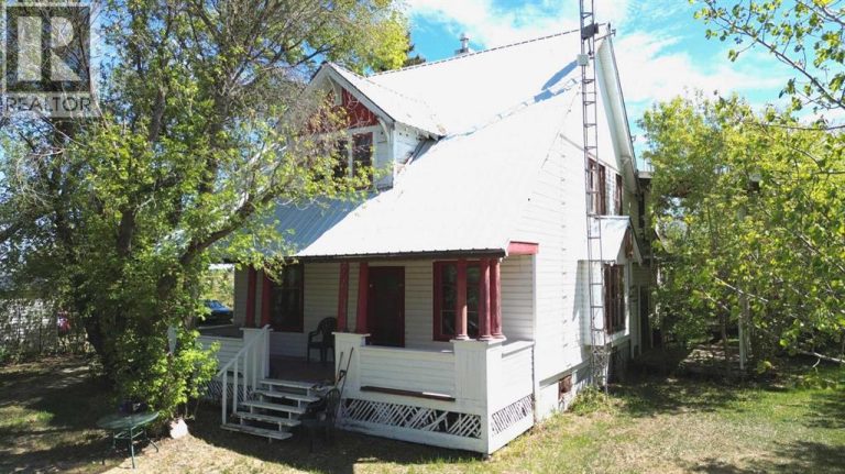 Listing photo – 41004 Range Road 215, Rural Lacombe County