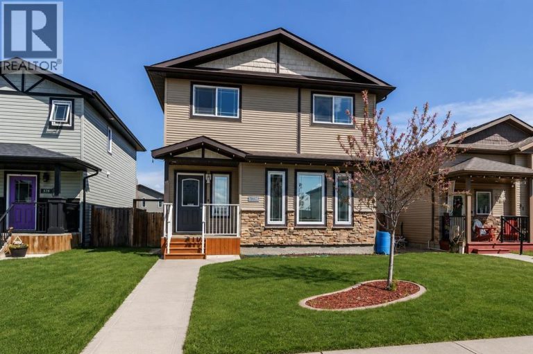 Listing photo – 87 Almond Crescent, Blackfalds