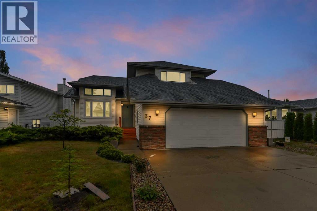 Listing photo – 37 Denovan Crescent, Red Deer