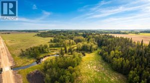 Listing photo – 424 Township Road, Rural Ponoka County