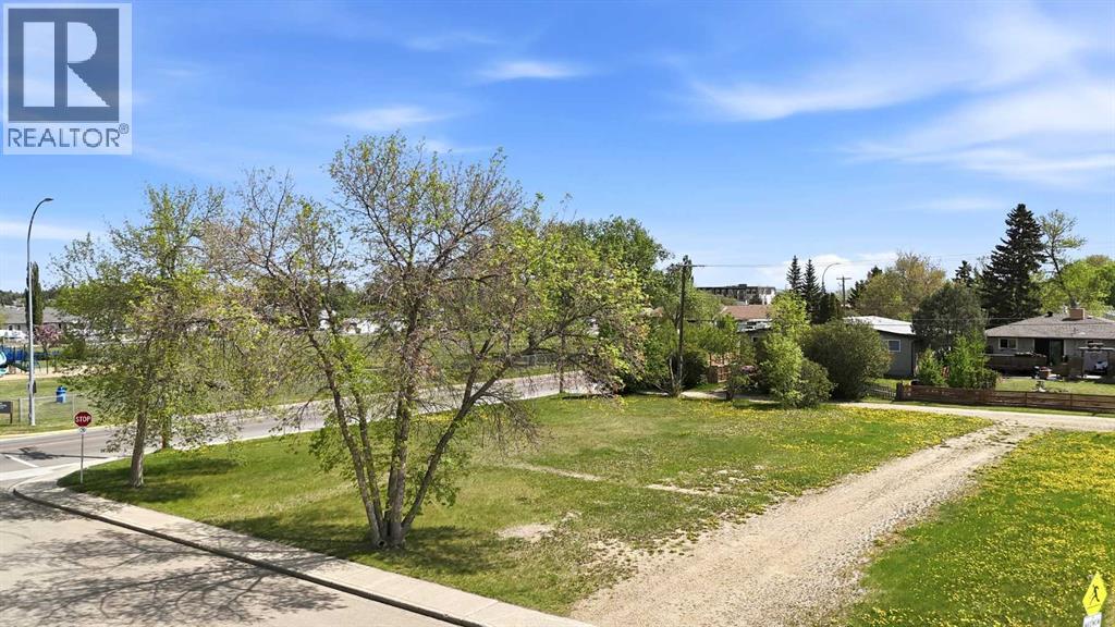 Listing photo – 5253 49 Street, Lacombe