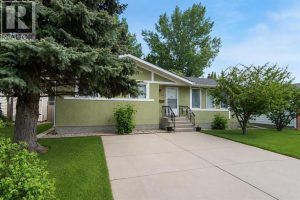 Listing photo – 105 Bell Street, Red Deer