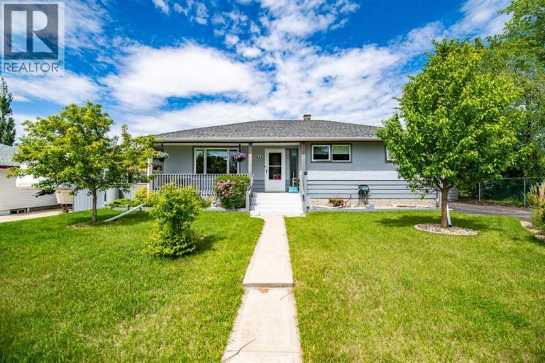 Listing photo – 5024 43 Street, Innisfail