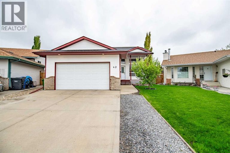 42 Logan Close, Red Deer