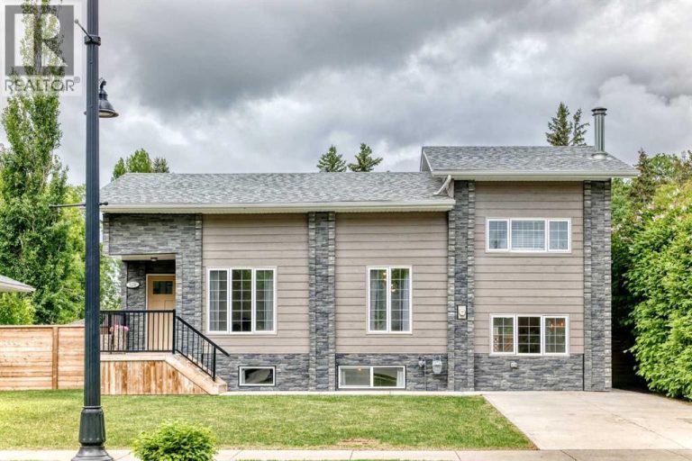 Listing photo – 5238 52 Street, Lacombe