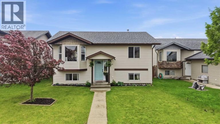 Listing photo – 4929 Westbrooke Road, Blackfalds
