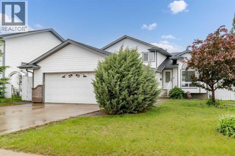 Listing photo – 61 Premiere Crescent, Blackfalds