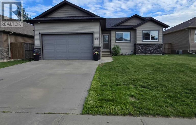 Listing photo – 60 Chinook Street, Blackfalds