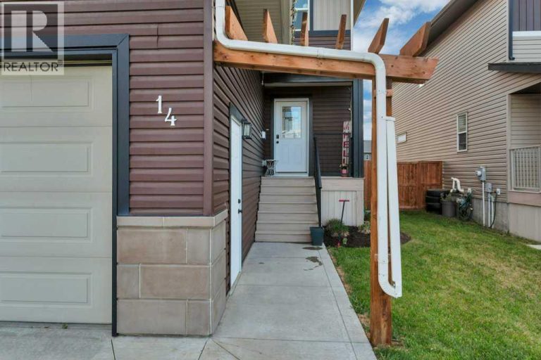 Listing photo – 14 Mckay Boulevard, Blackfalds