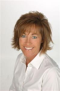 Agent photo – Lori Loney