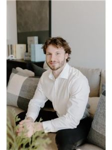 Agent photo – Caleb Heinrichs