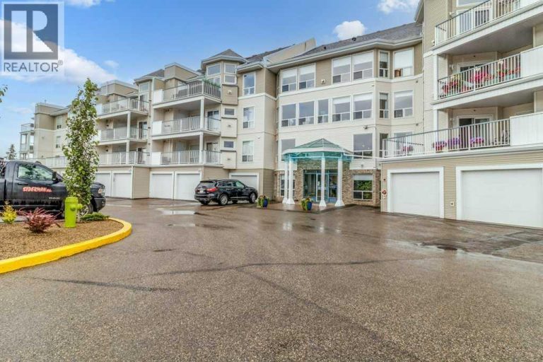 Listing photo – 211, 6118 53 Avenue, Red Deer