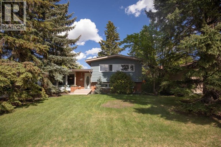 11 McCune Avenue, Red Deer