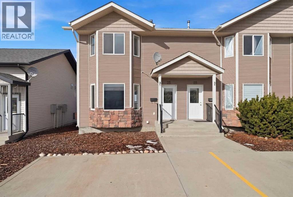 Listing photo – 25 Winston Place, Blackfalds