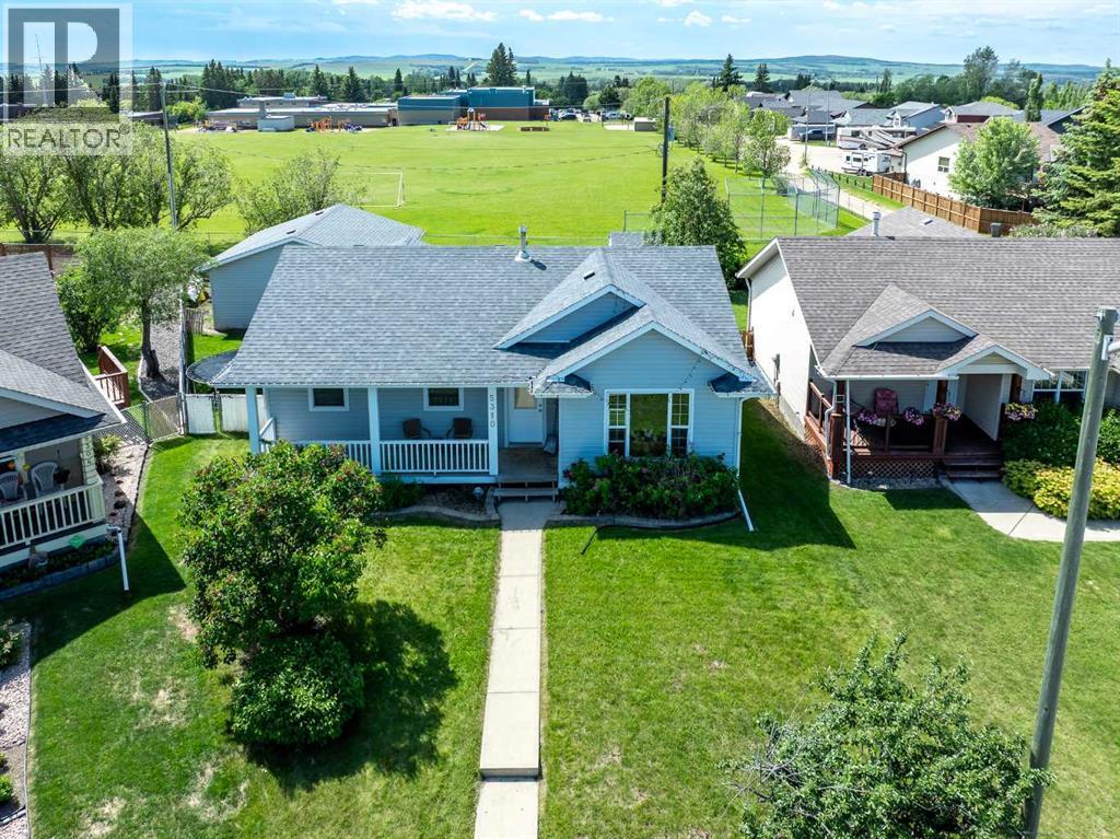 Listing photo – 5310 47A Street Close, Bentley