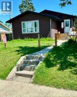 Listing photo – 4421 40A Avenue, Red Deer