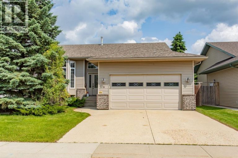 Listing photo – 21 Royal Crescent, Lacombe