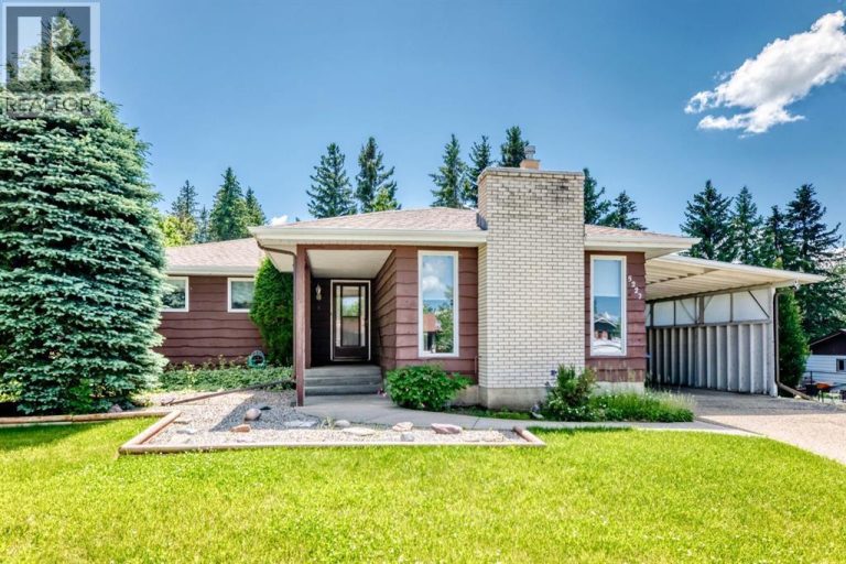 5227 37 Street, Innisfail