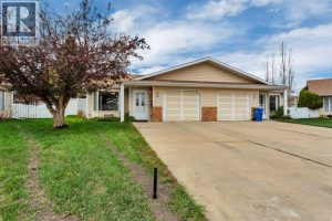 Listing photo – 26 Dale Close, Red Deer