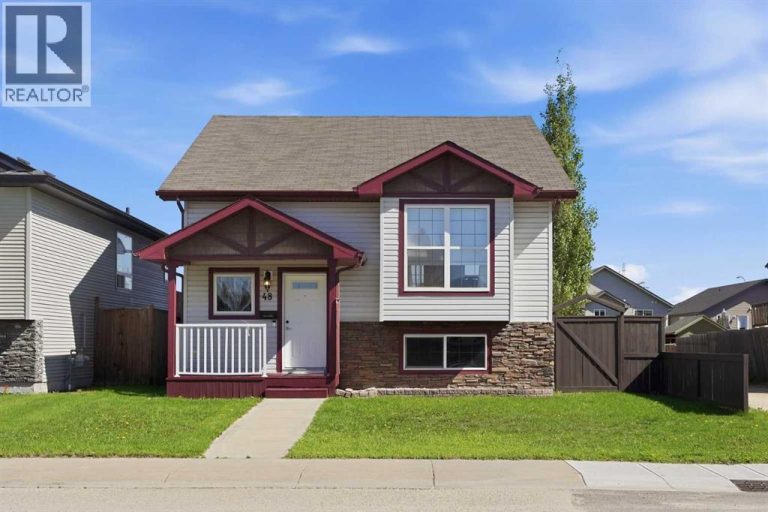 Listing photo – 48 Vanson Close, Red Deer