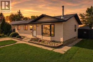 Listing photo – 6124 Hamilton Drive, Red Deer
